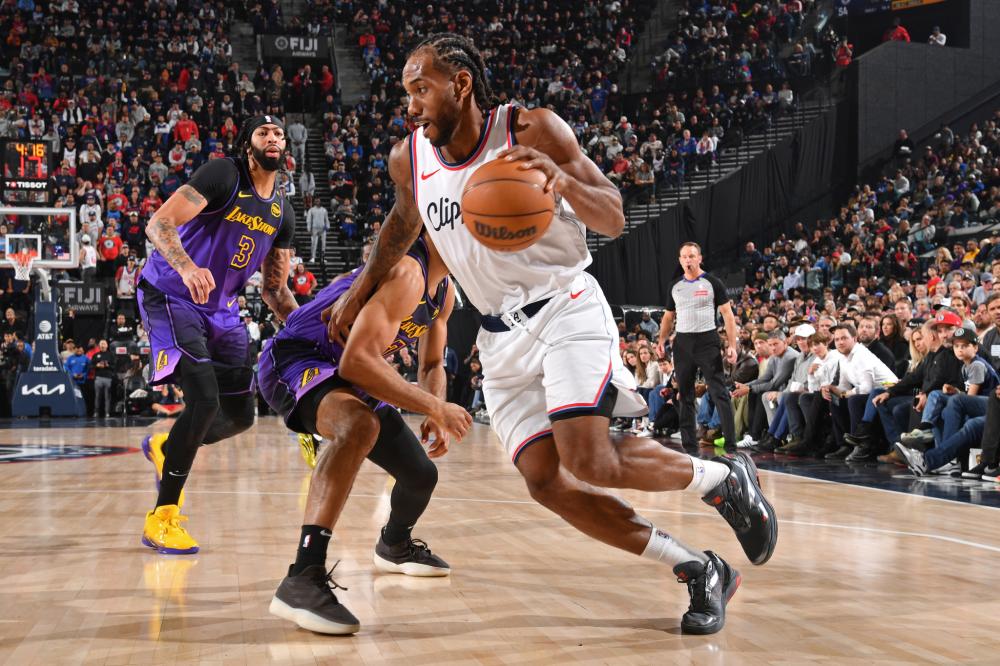 球迷们不仅 球迷们不仅