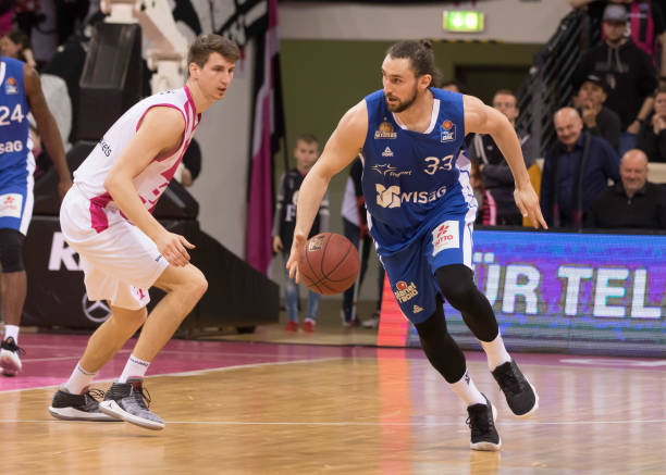 自吉鲁加盟 自吉鲁加盟