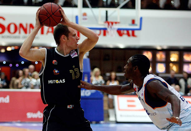 曼并未表现 曼并未表现